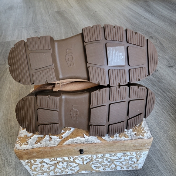 UGG Men's Skyview Classic Pull-on Waterproof Boot - Picture 11 of 11